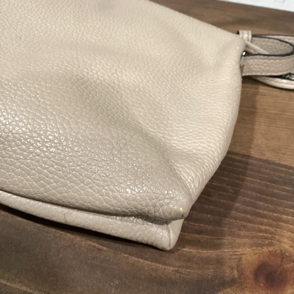 MARC JACOBS Grained Leather Crossbody - Picture 8 of 12